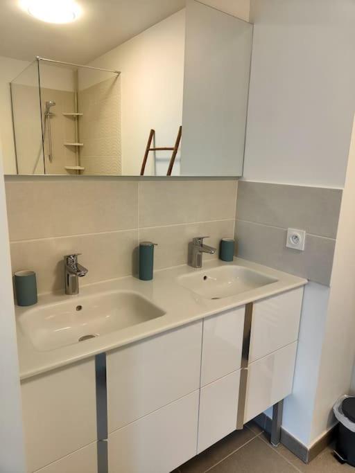 Location De Vacances A Andernos - Appartement 2 Chambres Dans Residence Neuve エクステリア 写真