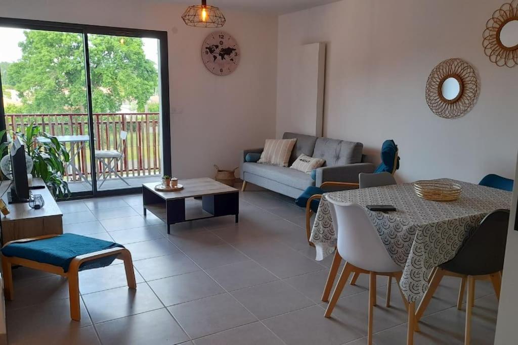 Location De Vacances A Andernos - Appartement 2 Chambres Dans Residence Neuve エクステリア 写真