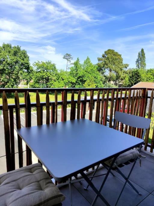 Location De Vacances A Andernos - Appartement 2 Chambres Dans Residence Neuve エクステリア 写真