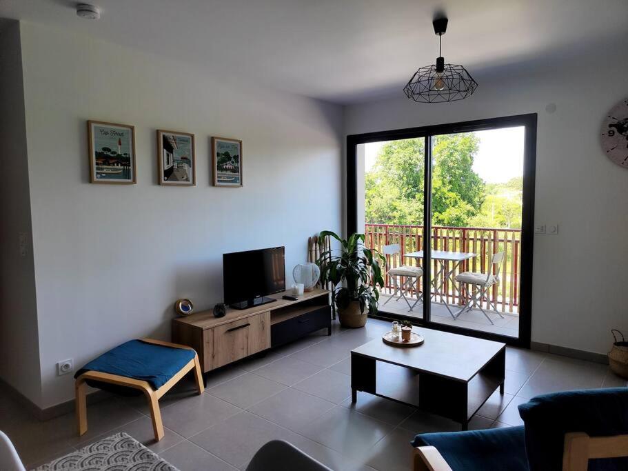 Location De Vacances A Andernos - Appartement 2 Chambres Dans Residence Neuve エクステリア 写真